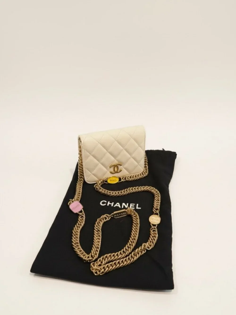 CHANEL 22s enamel